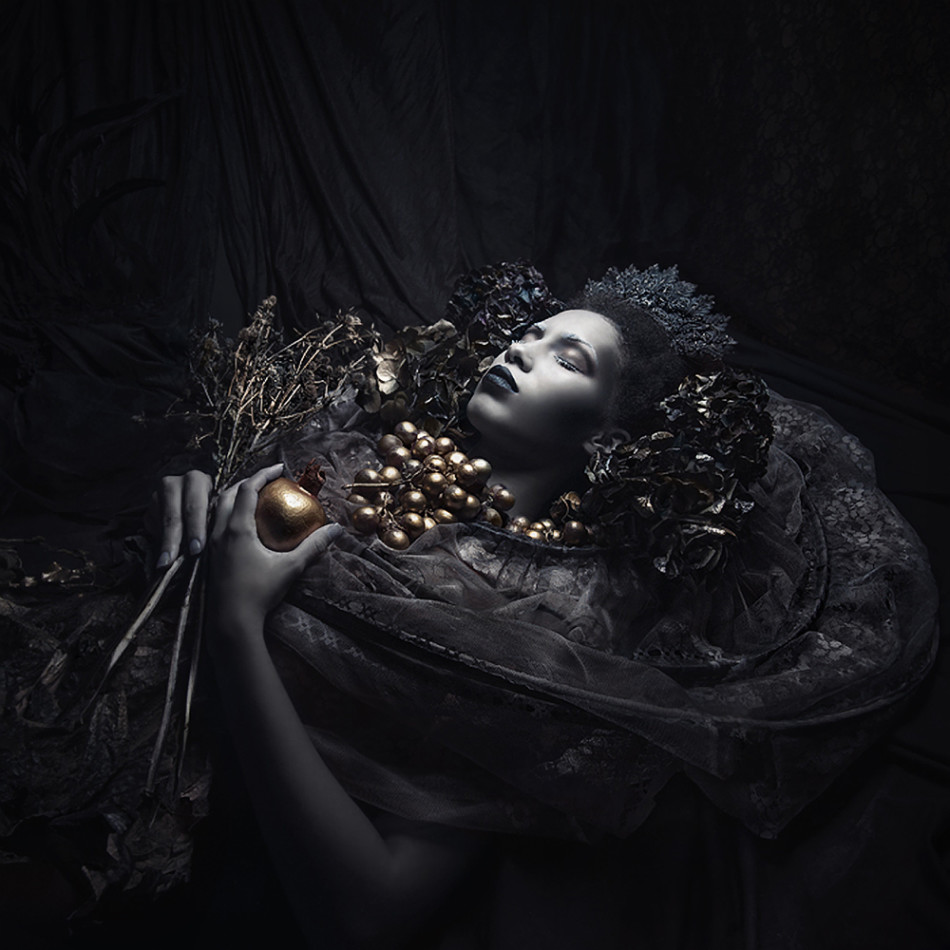 摄影师作品：暗黑女王镜头下的哥特人像