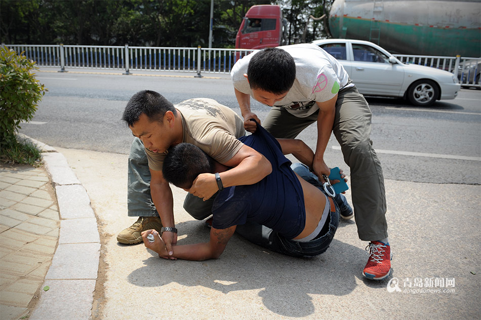 追逃刑警老辛 赤手空拳單挑嫌犯