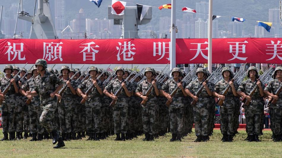 驻港部队军营对公众开放活动现场