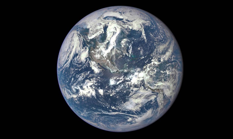 宇宙拍摄的真实地球图片
