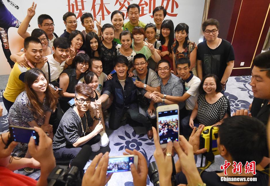 周华健现身太原谈“忘词梗”：不要脸就不怕