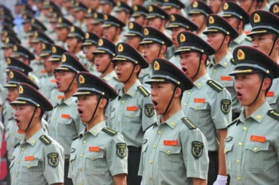 揭秘阅兵军服加时尚元素逐人量体裁衣