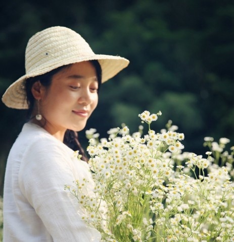 37岁女中医与丈夫隐居终南山1年貌如豆蔻少女
