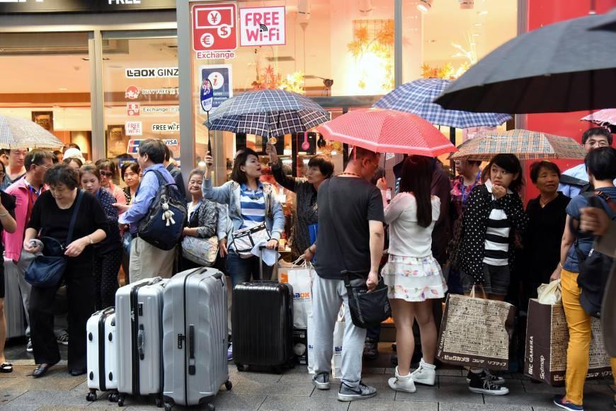 国庆节40万中国人在日本消费1000亿日元