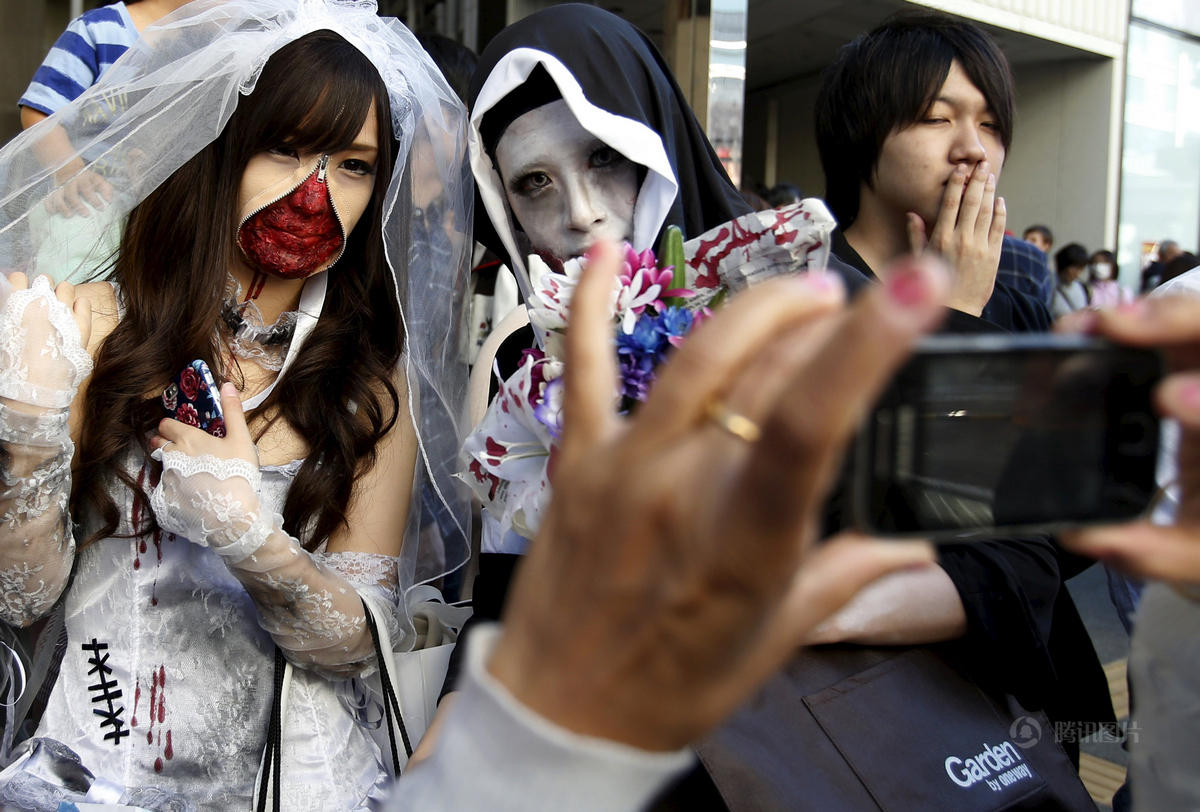 日本万圣节鬼妹出街
