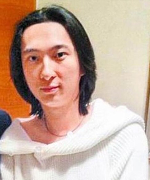 王思聪开豪车到户部巷吃小吃 身边妹子又换了