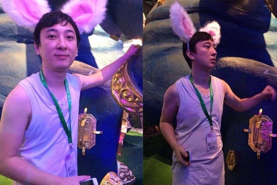 王思聪开豪车到户部巷吃小吃 身边妹子又换了