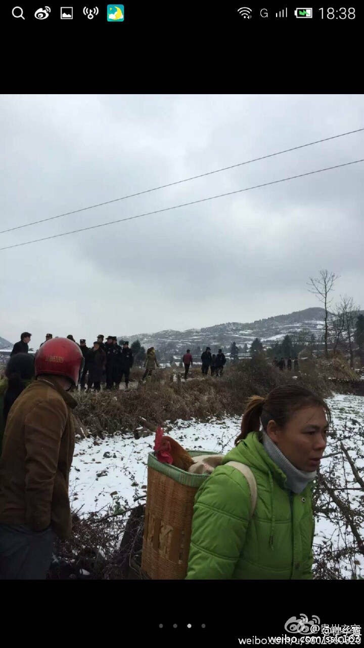 贵州省威宁县板底乡安坪村一农户自制烟花爆竹爆炸,多人死亡,多人伤