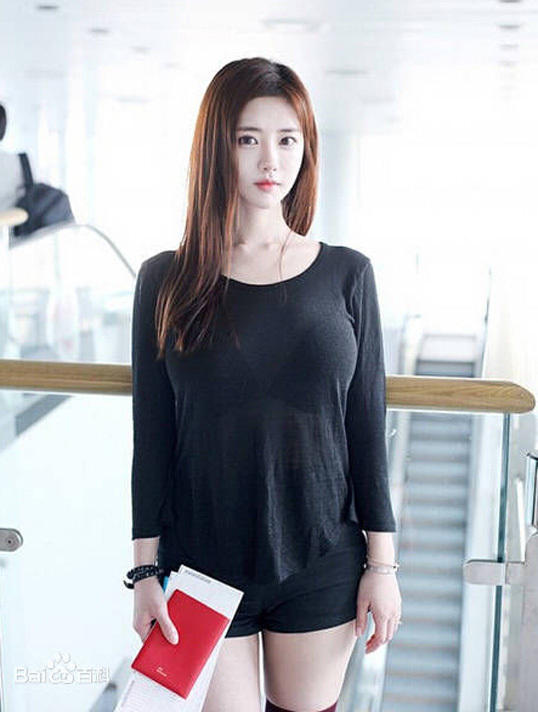 j杯女主播晒喷鼻血美照 网友:美得不像真人