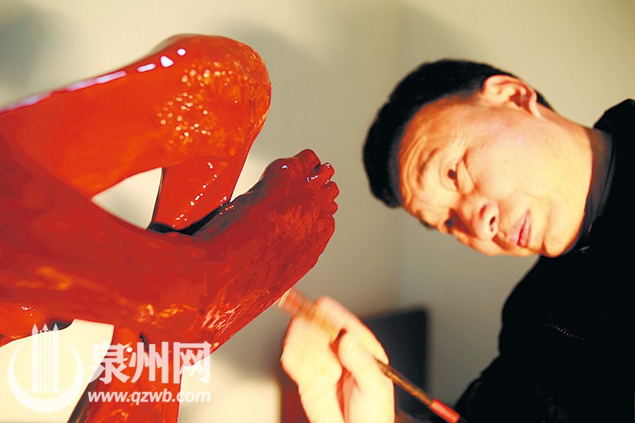 福建福厚长老贴金箔塑成金身