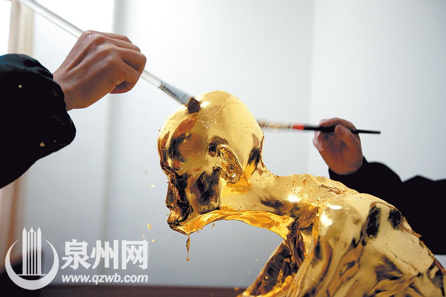 福建福厚长老贴金箔塑成金身