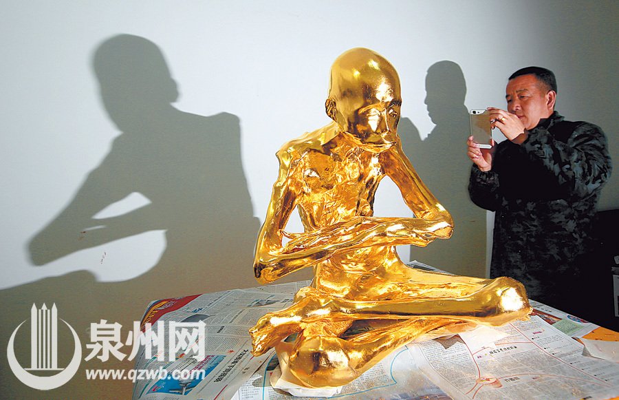 福建福厚长老贴金箔塑成金身