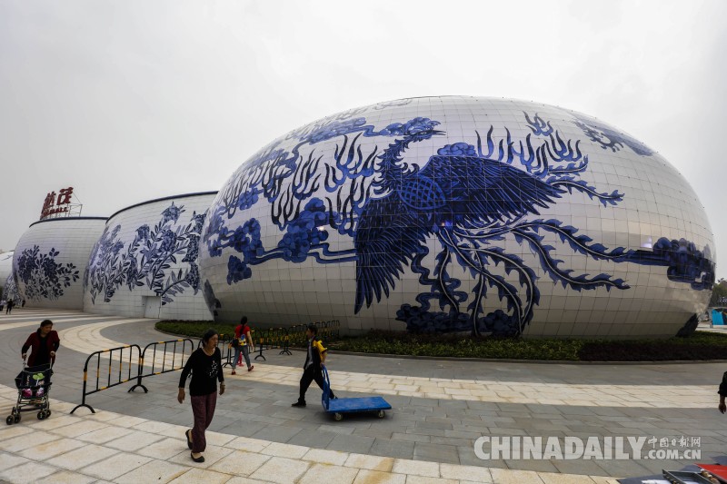 全球最大“青花瓷”建筑亮相南昌