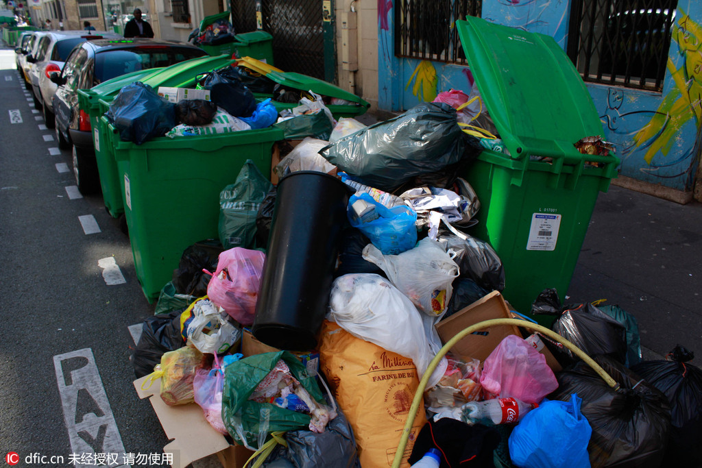 巴黎环卫工人欧洲杯前夕罢工 街道垃圾堆积如山