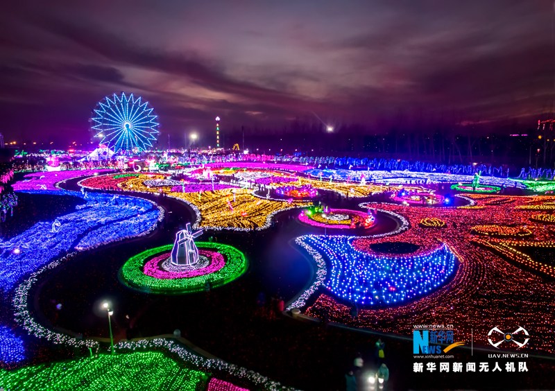 航拍千亩灯海 5000万盏灯变身梦幻童话世界