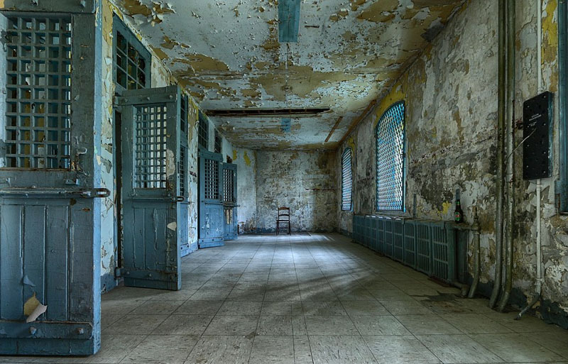 加拿大百年监狱残迹照片震慑人心